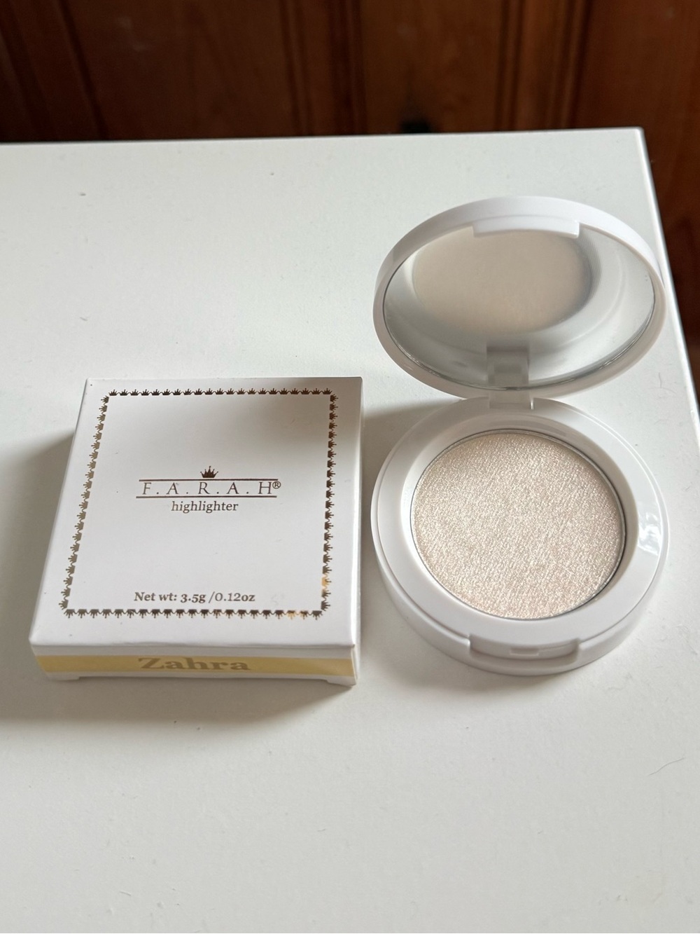 NIB F.A.R.A.H. Light Collection Highlighter in Zahra